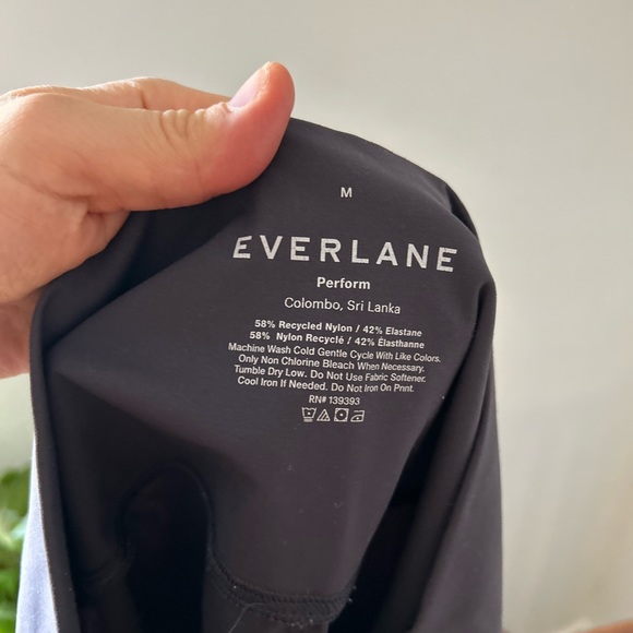 Everlane biker shorts - Picture 2 of 2